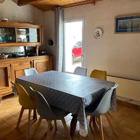 Holiday home Maison A Proche Plage, Animaux Admis - Fr-1-823-2